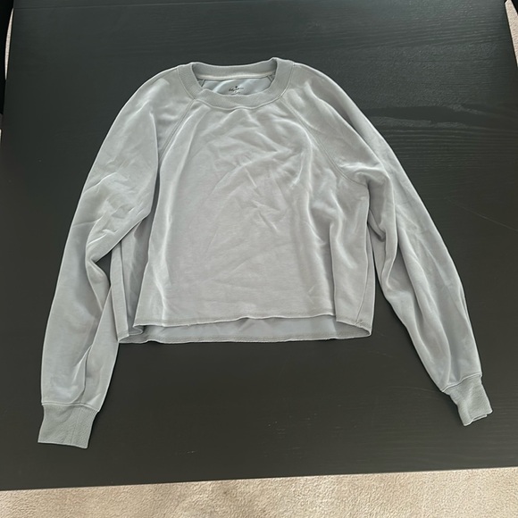 Hollister women’s Gilly Hicks long sleeve top basically brand new condition. - Picture 1 of 3
